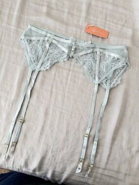 Mentionables Lace & Mesh Button Garter - Something Blue color